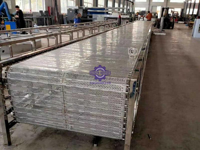 Băng tải xích tấm bản lề tại Công ty TNHH Bình Minh